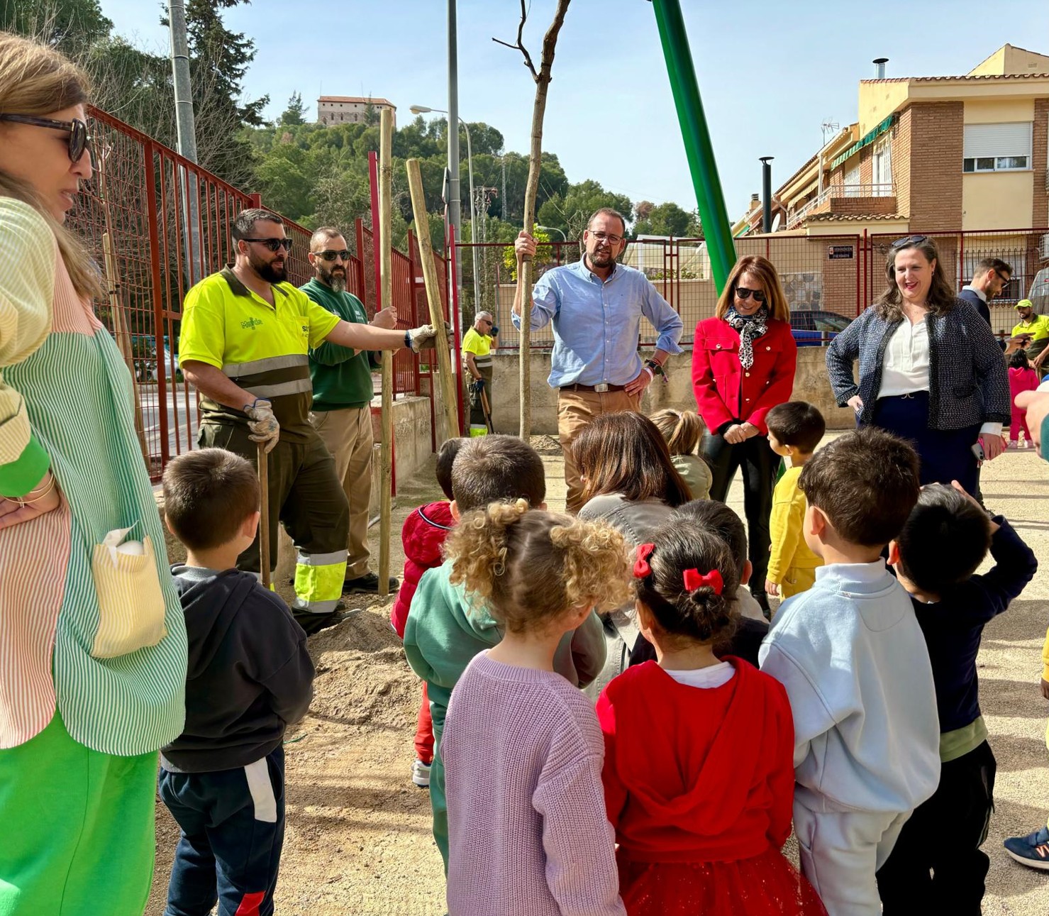 El CEIP Francisco Cobacho de Algezares estrena nuevo arbolado gracias al Plan Foresta